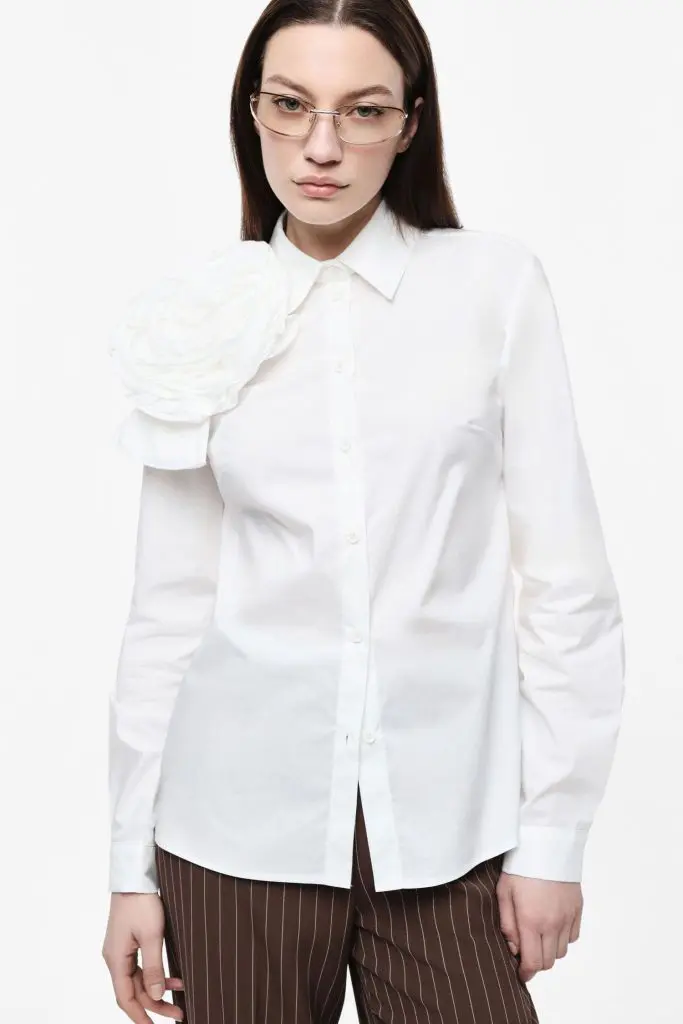 IMPERIAL FASHION - BOMBAŽNA SRAJCA Z ROŽO V BELI BARVI