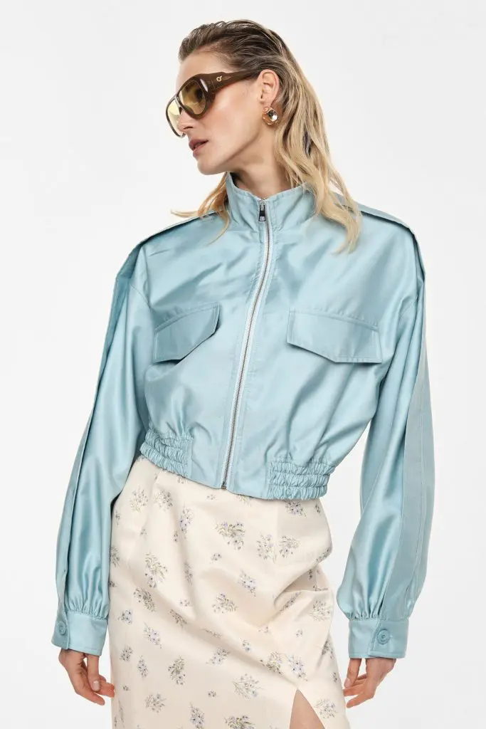 IMPERIAL FASHION - BOMBER JAKNA Z ŽEPI V BABY BLUE BARVI