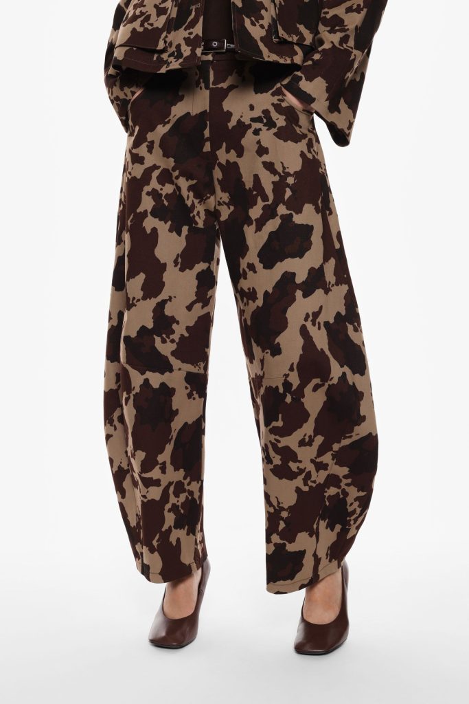 IMPERIAL FASHION - HLAČE Z ABSTRAKTNIM VZORCEM