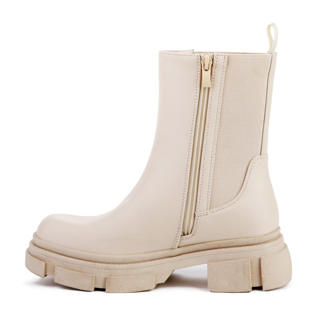 Gležnarji v beige barvi