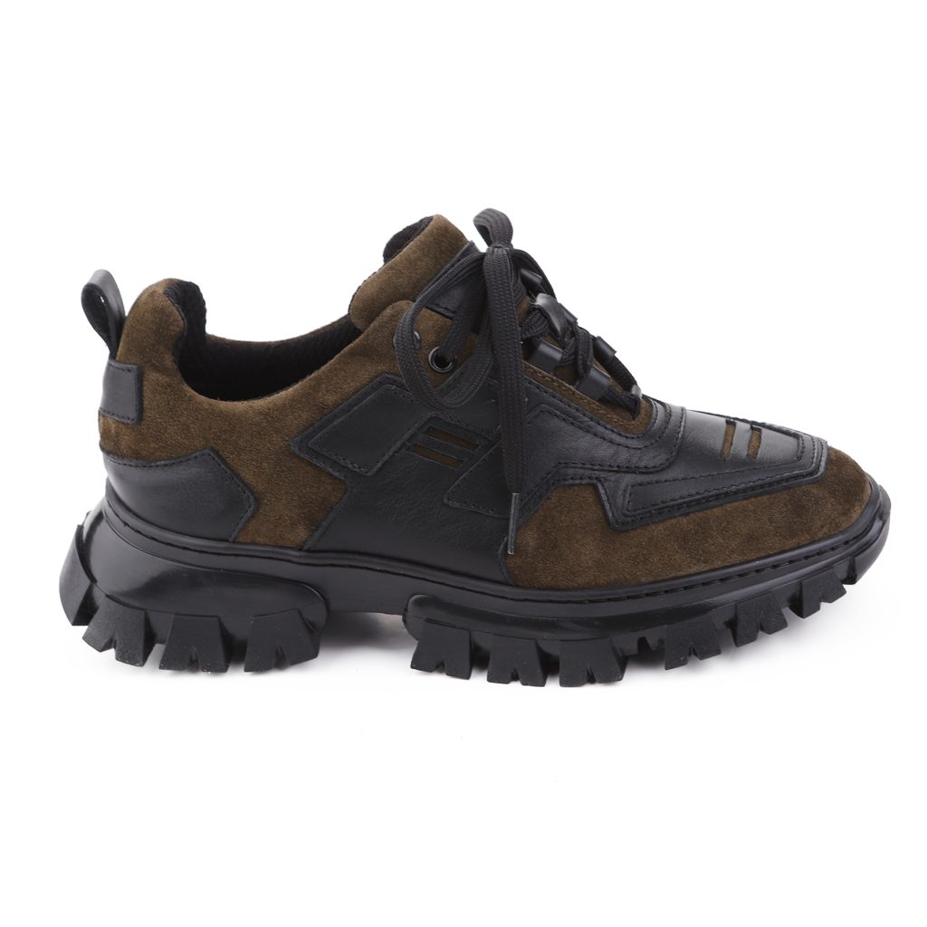 L'estrosa usnjene superge v olivno zeleni barvi