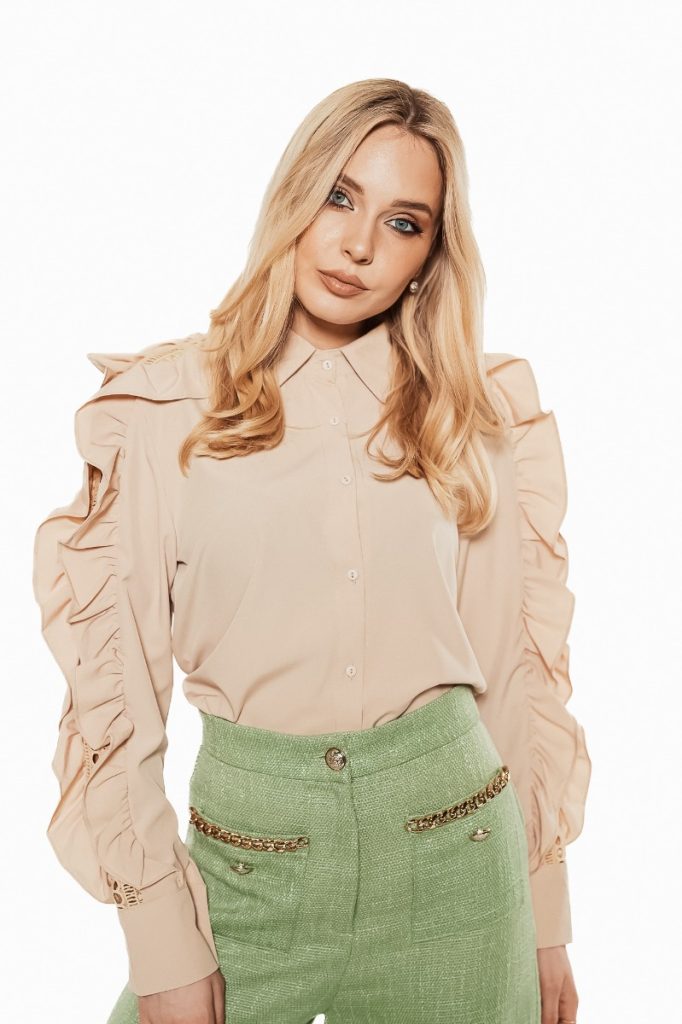 AMALFI BEIGE BLUZA Z VOLANČKI