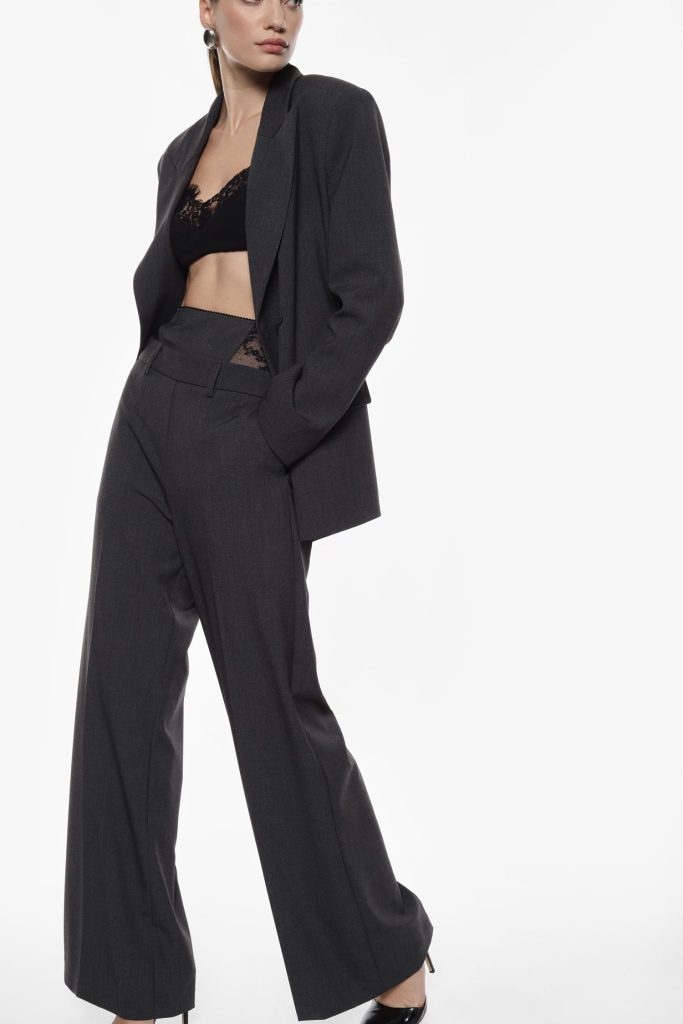 IMPERIAL FASHION - SIVE HLAČE S VISOKIM PASOM IN ČIPKO